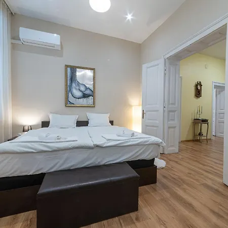 Apo - Center Appartement Varna